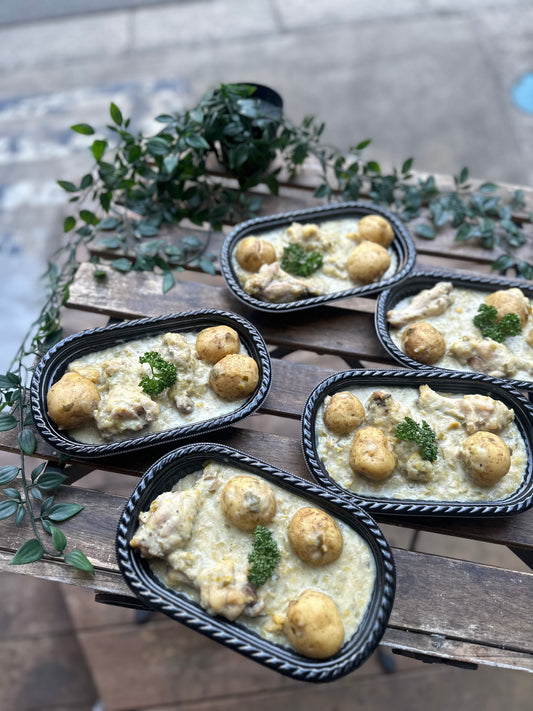 手羽元と新じゃが、芽キャベツのシチュー