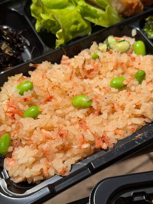 日替わり幕内弁当 サクラエビの炊き込みごはんと熟成とんかつ