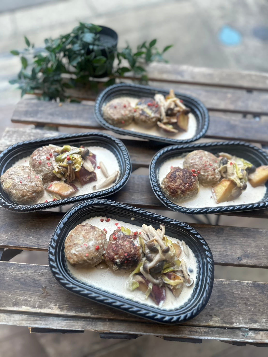 クリーム煮込みハンバーグ