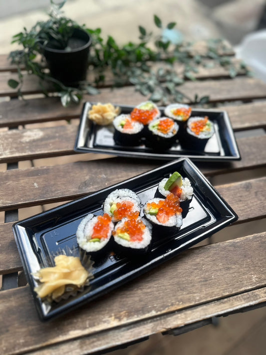 サーモンアボカドロール いくらのせ