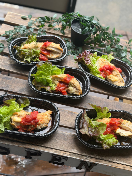 鶏むね肉のチーズグリル トマトソース