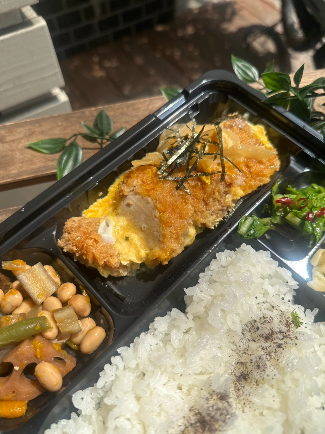 日替わり幕内弁当 ヒレカツ煮