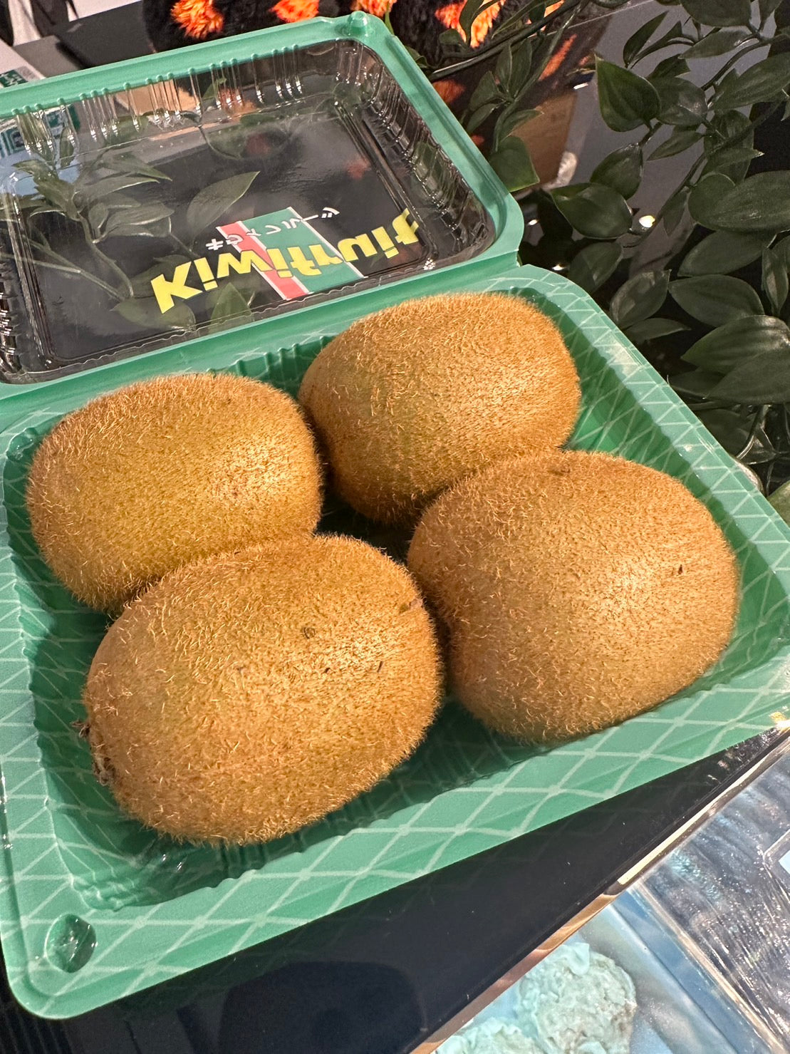 キウイ4個入