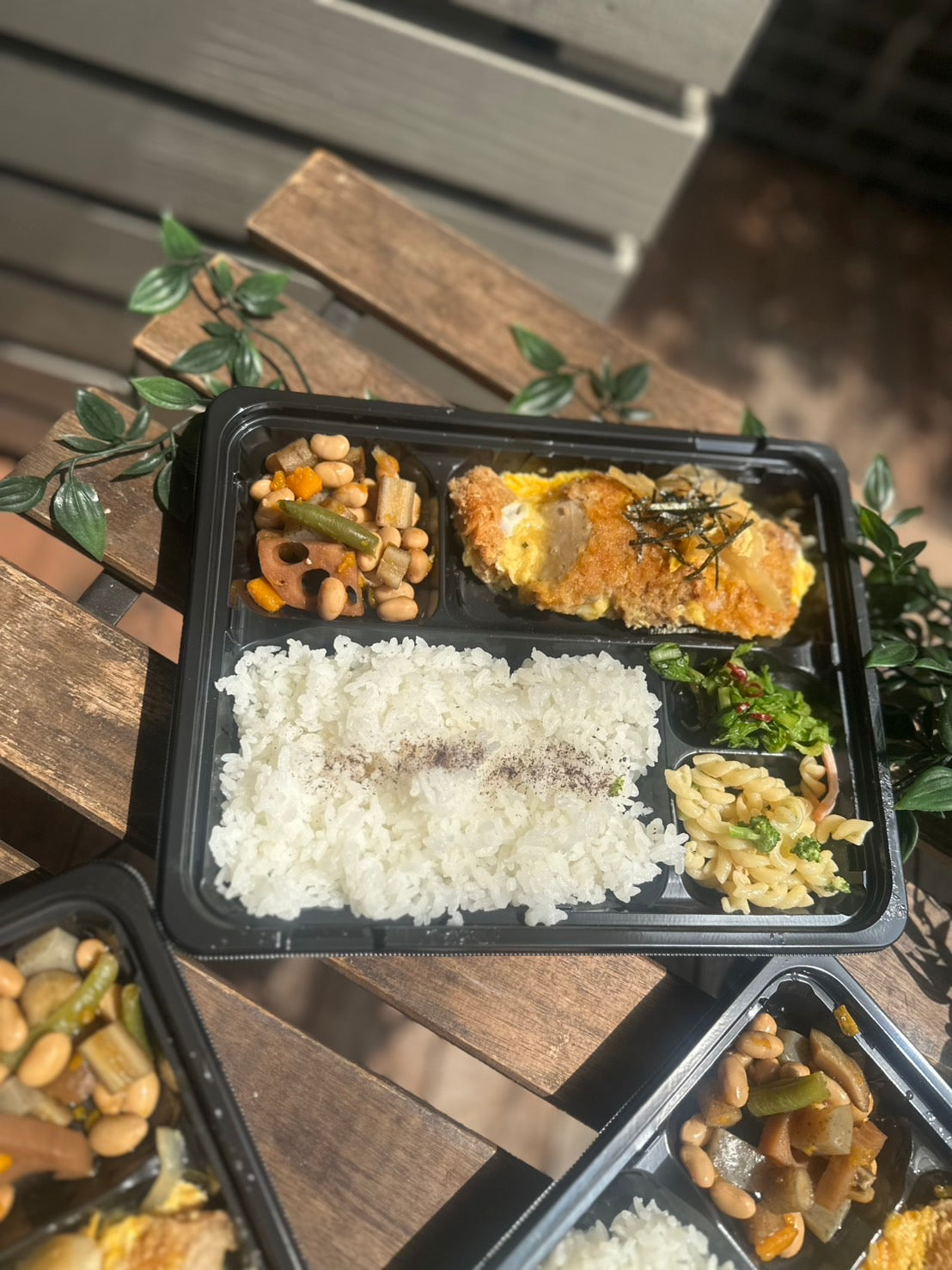日替わり幕内弁当 ヒレカツ煮