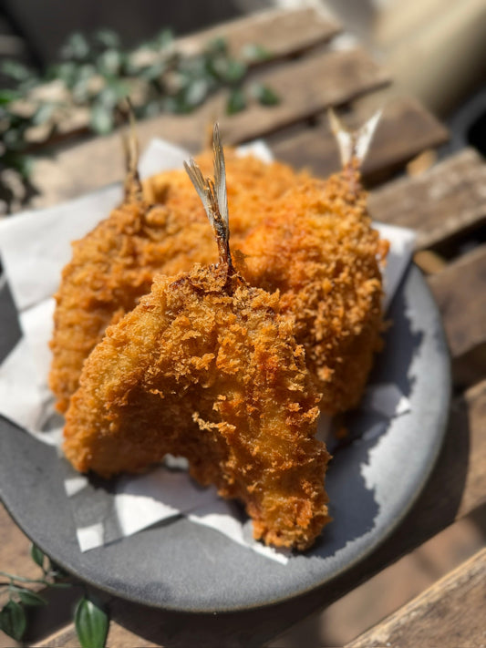 一尾ずつ、店で捌く。メトロマーケットの手作りアジフライ