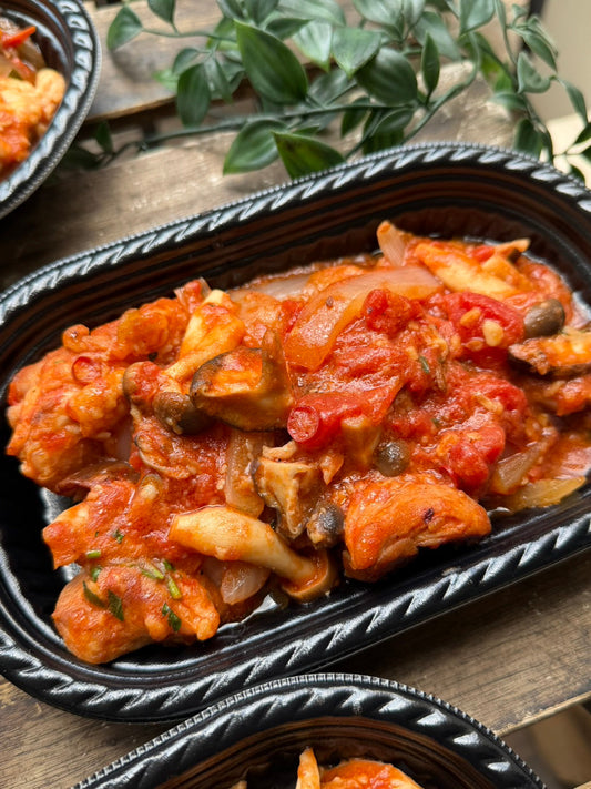 イタリアの家庭の味を、麻布十番で。信玄鶏のカチャトーラとフォカッチャの組み合わせ