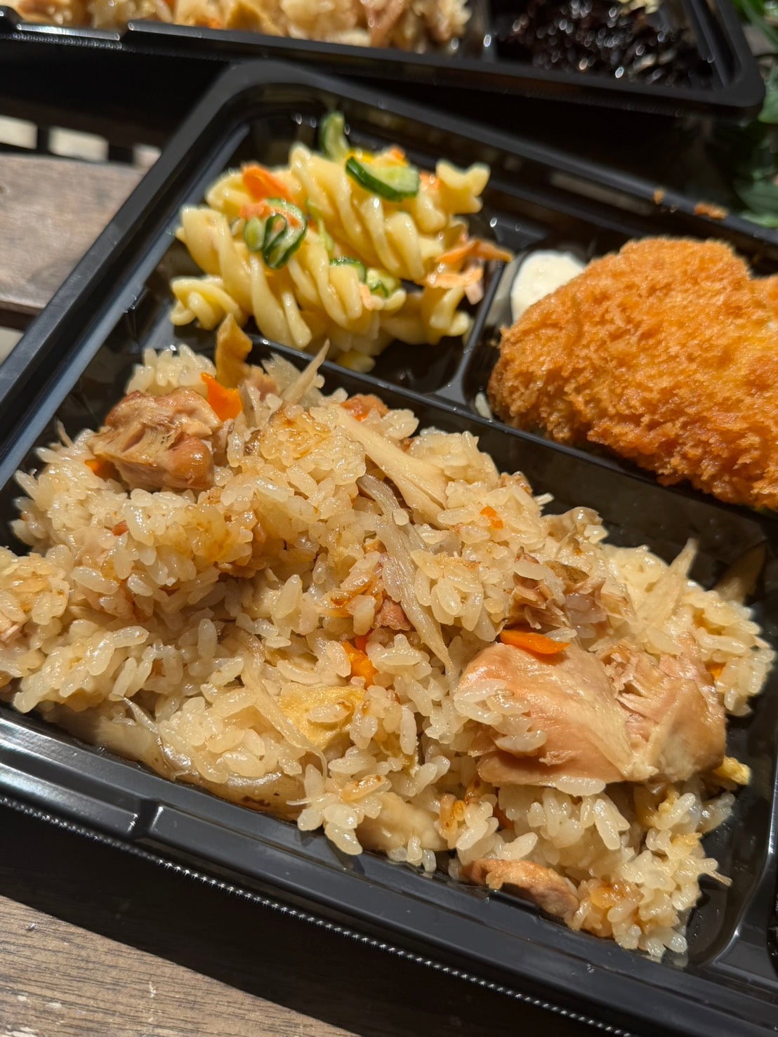 【早い者勝ち】日替わり幕内弁当　アジフライとかしわ飯