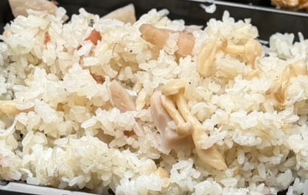 釜揚げしらすと梅干しの炊き込みごはん