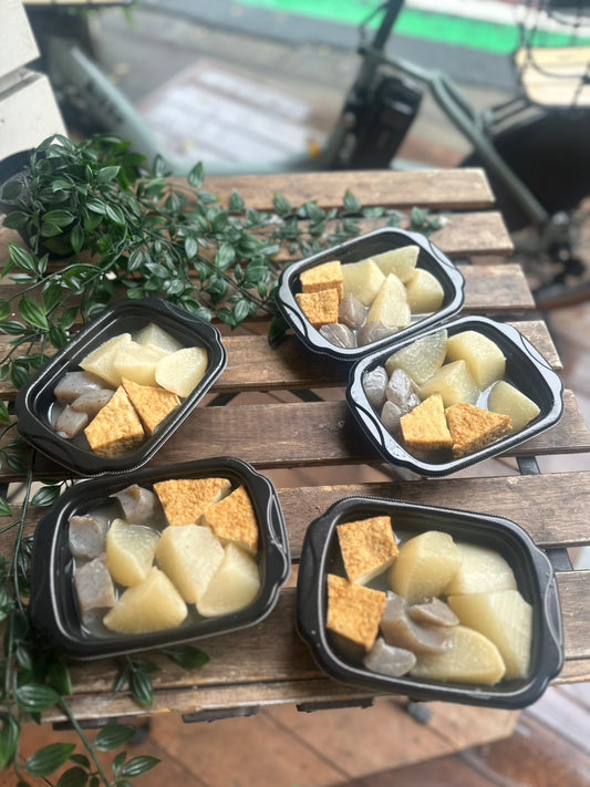 お揚げと大根、こんにゃくの煮物