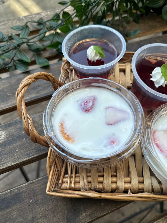 いちごとみかんの牛乳寒天