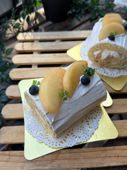 桃とアールグレイのロールケーキ　ハーフサイズ
