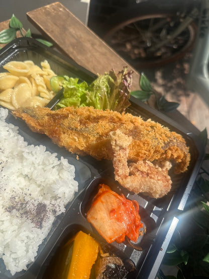 日替わり幕内弁当　ギンダラフライと信玄鶏唐揚げ