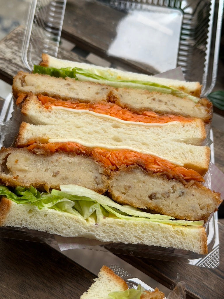 牛肉コロッケのわんぱくサンド