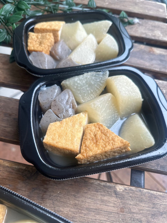 お揚げと大根、こんにゃくの煮物