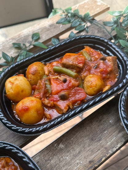 和牛すじ肉のトマト煮込み