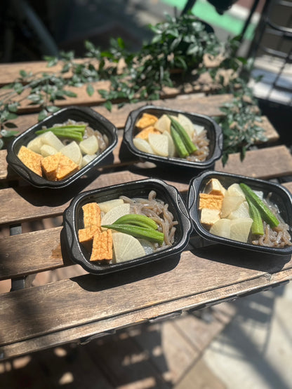 大根とお揚げ、こんにゃくの煮物