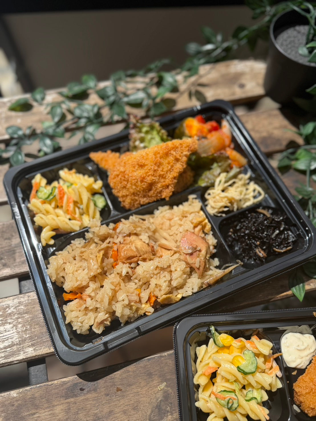 【早い者勝ち】日替わり幕内弁当　アジフライとかしわ飯