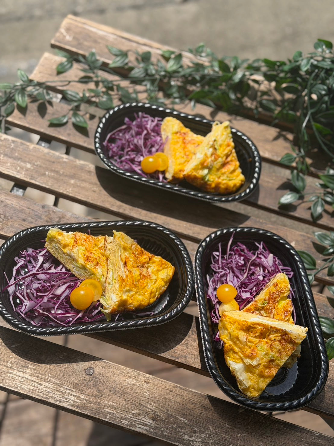 春キャベツと釜揚げしらすのチーズオムレツ