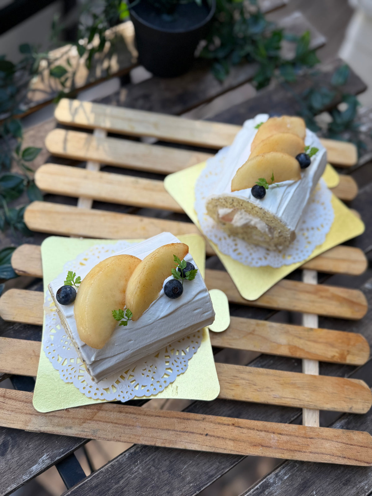 桃とアールグレイのロールケーキ　ハーフサイズ