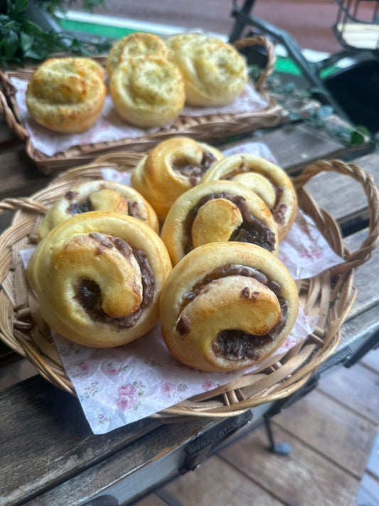 あんことクリームチーズのパン