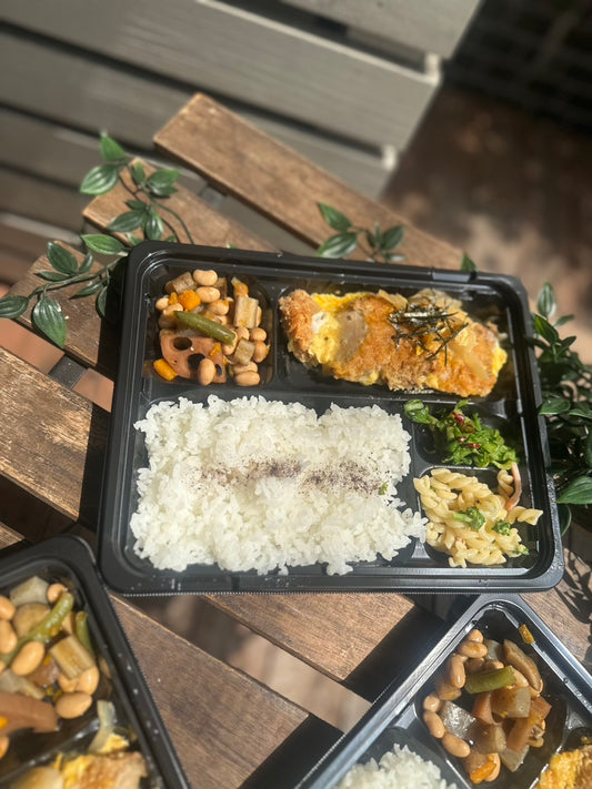 日替わり幕内弁当　ヒレカツ煮