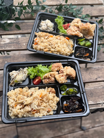 日替わり幕内弁当　信玄鶏の炊き込みごはんと唐揚げ