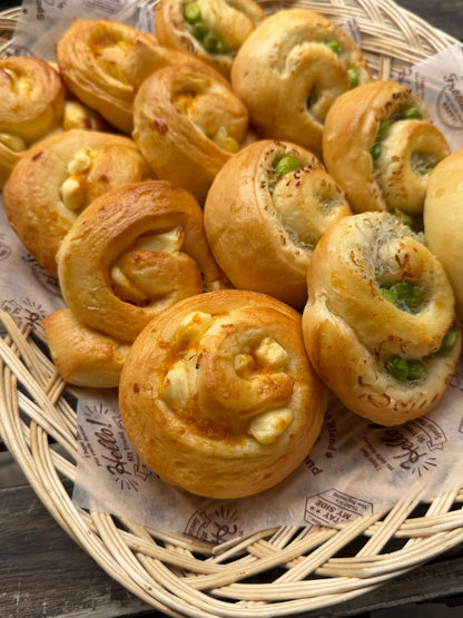 ファンキーオレンジのジャムとクリームチーズロール