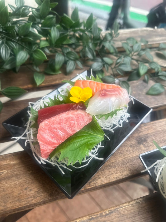 本日のお刺身盛り合わせ