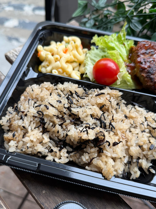 日替わり幕内弁当　ひじきの炊き込みごはんとハンバーグ